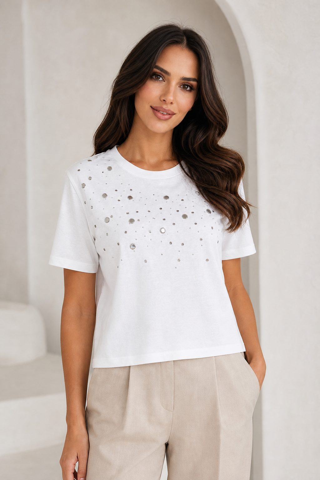 T-shirt Crop con Ricami Floreali