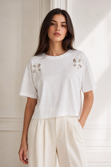 T-shirt Crop con Ricami Floreali