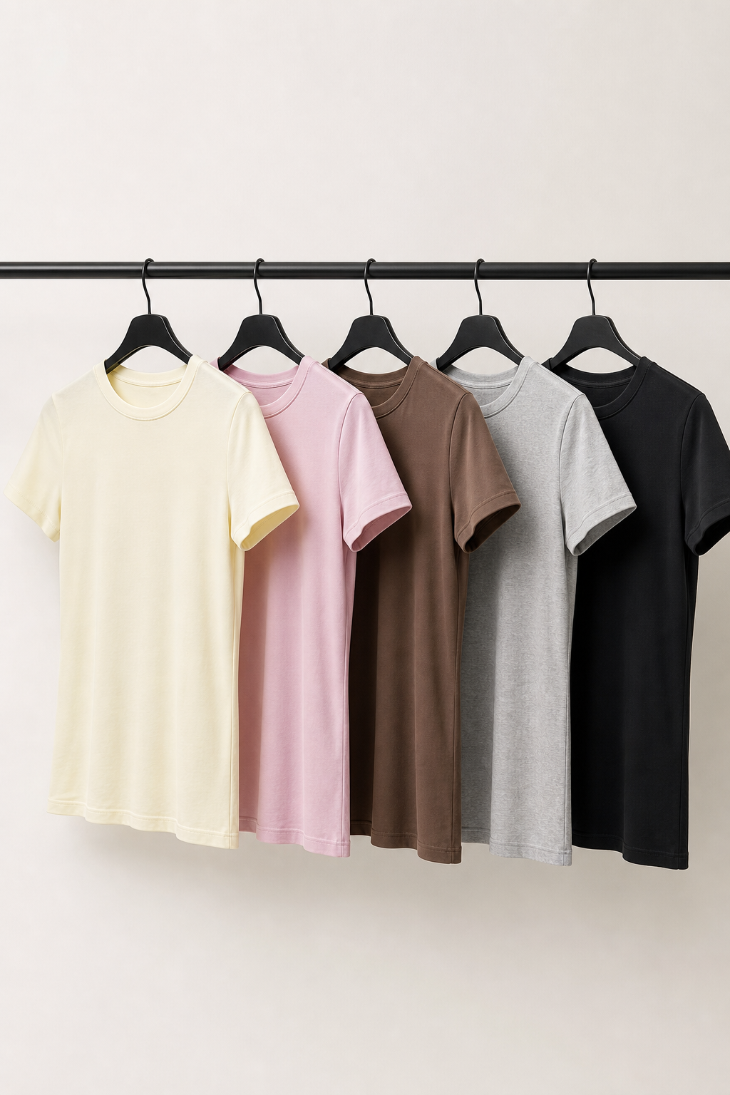 T-shirt Slim Essential con Girocollo