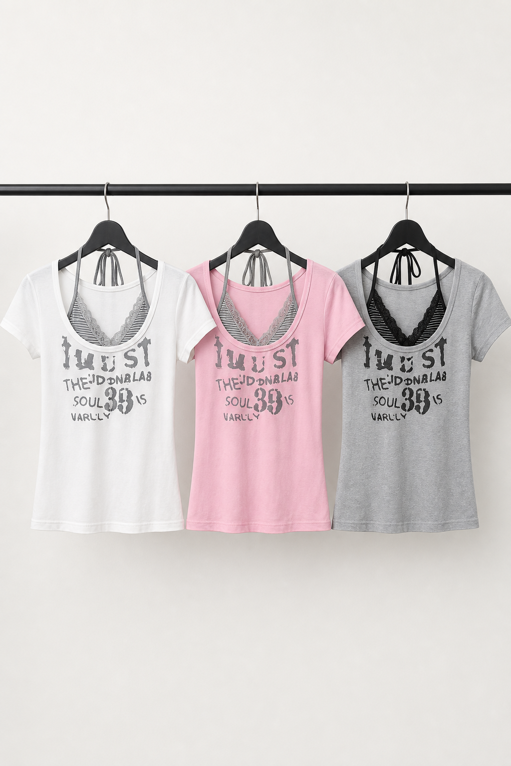 T-shirt Slim con Stampa Lettering e Scollo Ampio