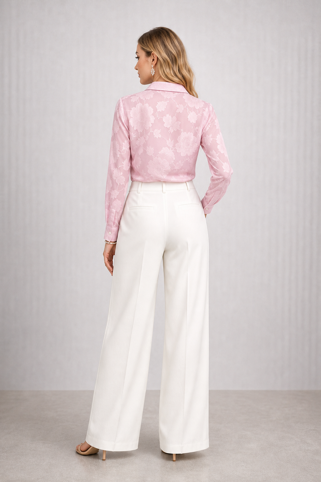 Camicia in organza floreale con arricciatura frontale