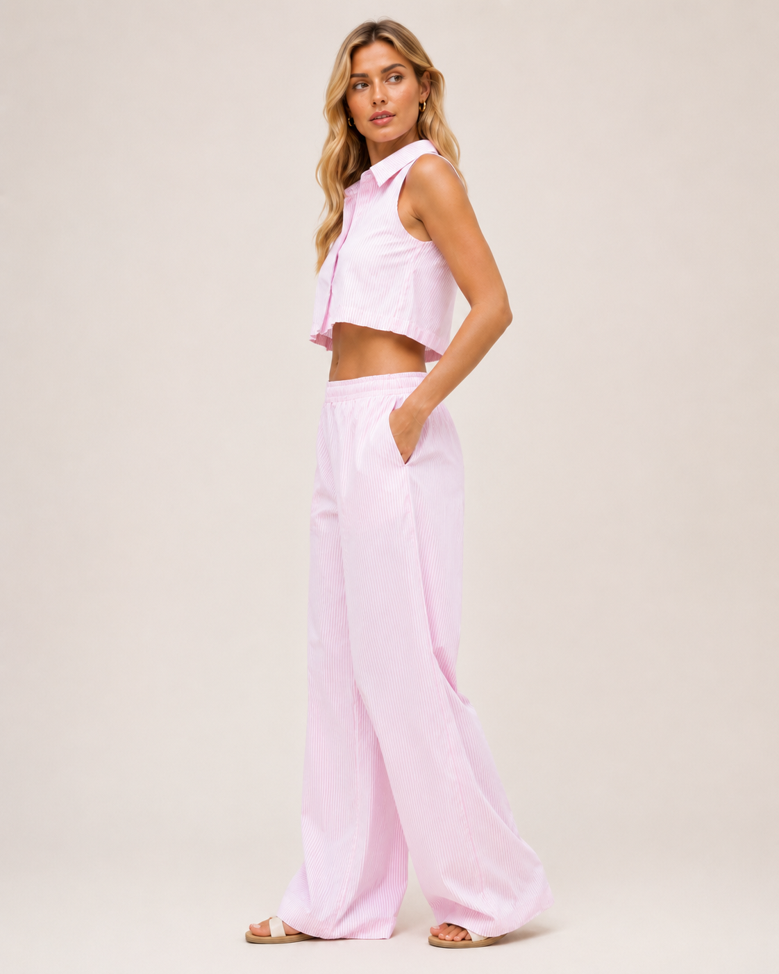 Completo a Righe con Top Crop e Pantalone Palazzo