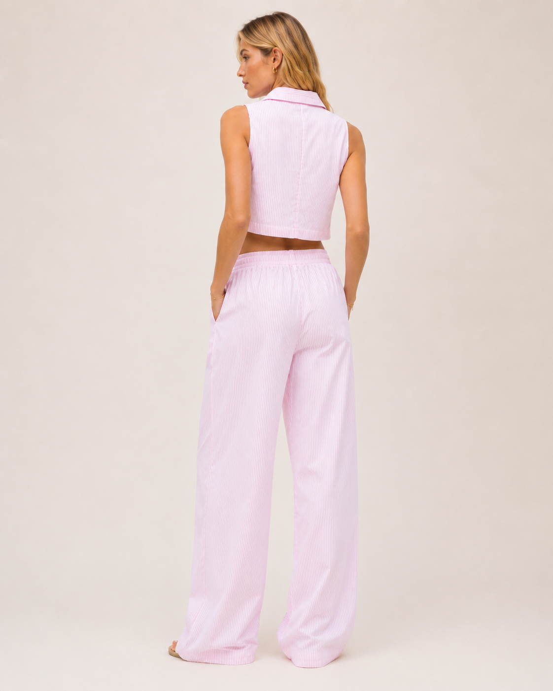 Completo a Righe con Top Crop e Pantalone Palazzo