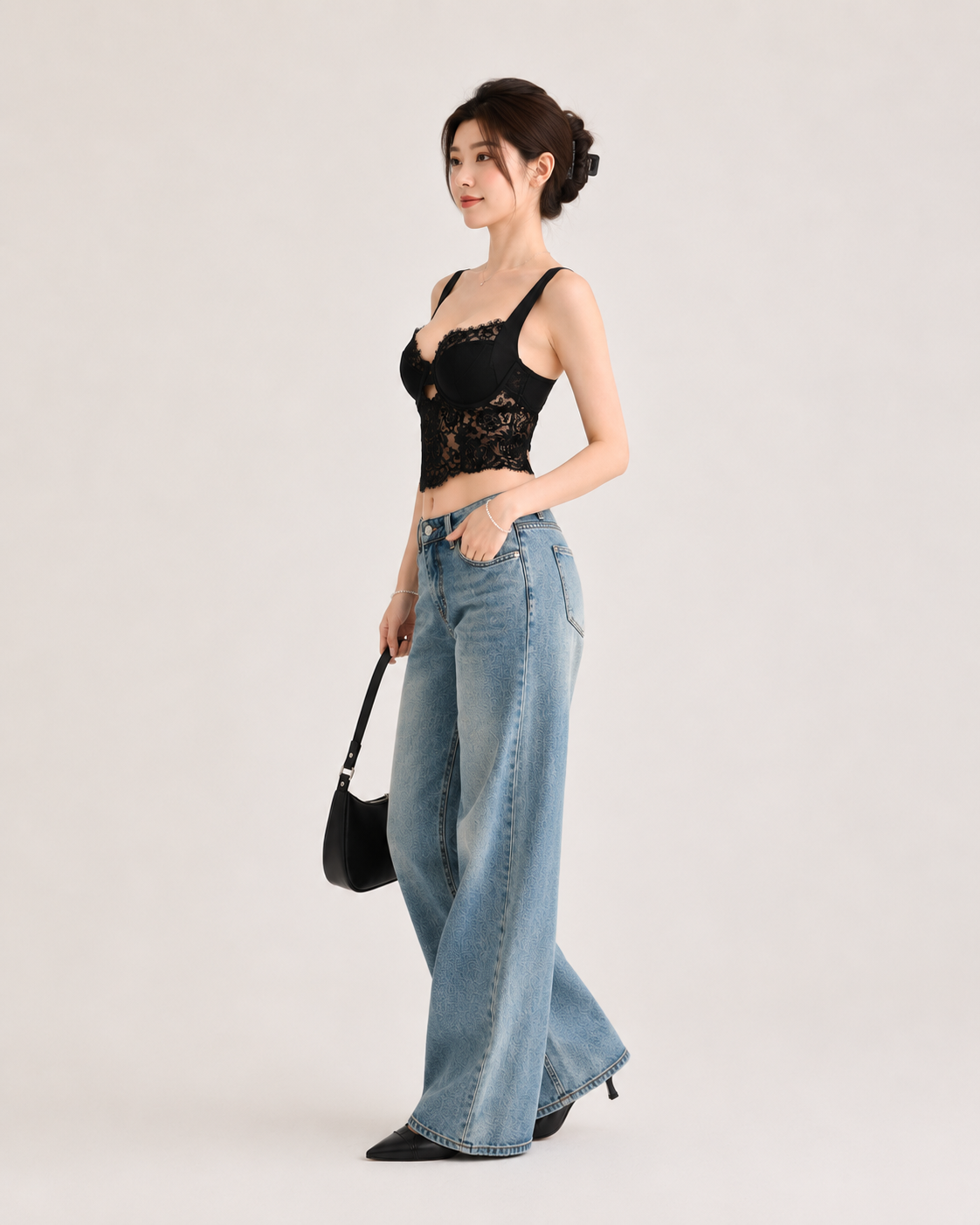 Top Corsetto in Pizzo Nero con Coppe e Fiocco