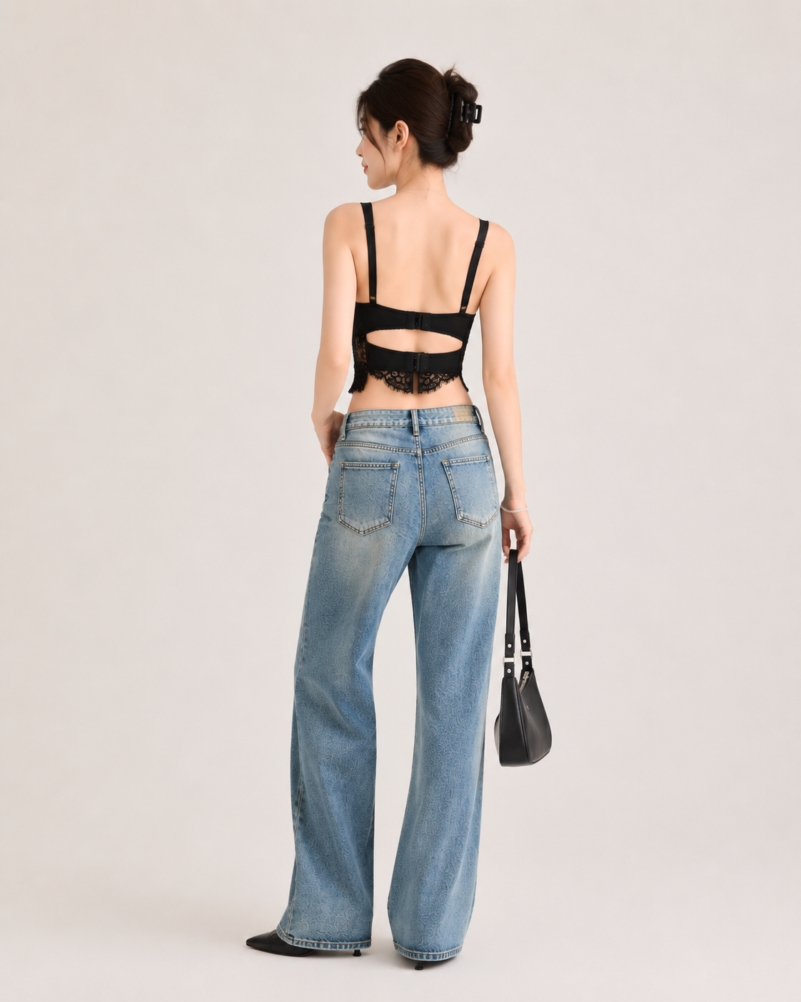 Top Corsetto in Pizzo Nero con Coppe e Fiocco