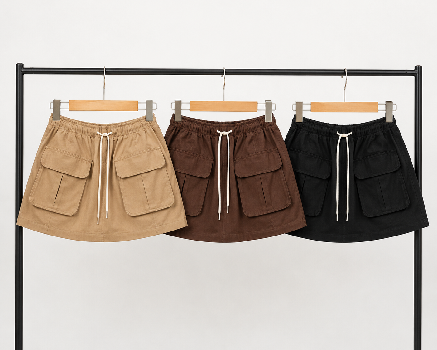Shorts Cargo Donna a Vita Elasticizzata con Tasche Utility