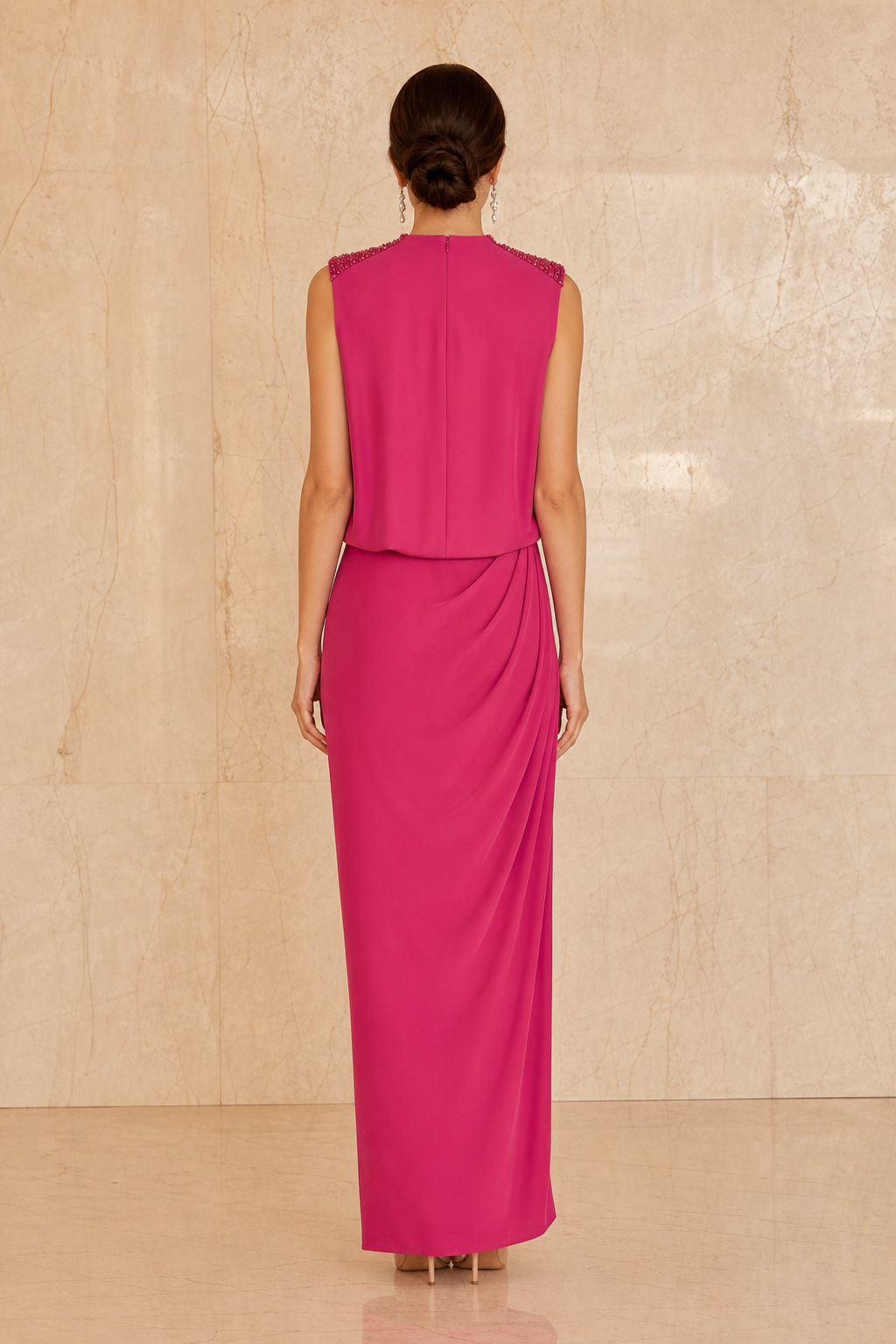 Completo Elegante con Top Collo Alto e Gonna Drappeggiata